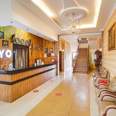 Capital O 540 Esther Hotel Balige Exterior foto