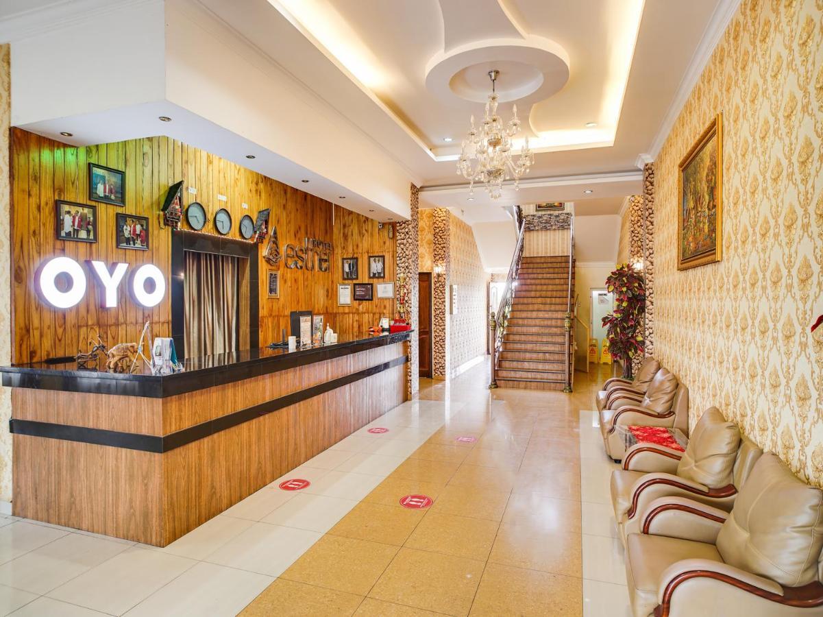 Capital O 540 Esther Hotel Balige Exterior foto